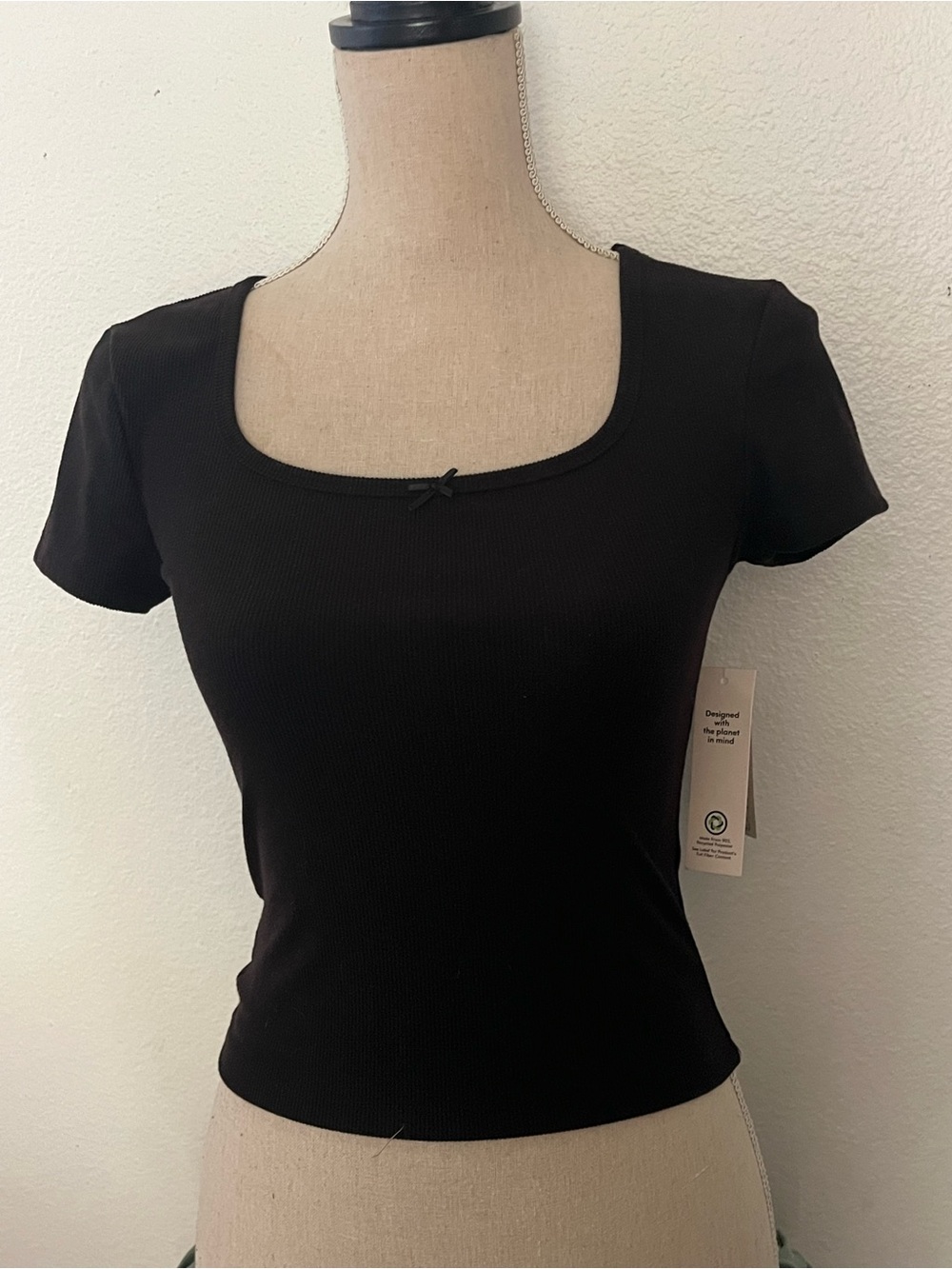 No Boundaries Black Scoop Neck Crop Top